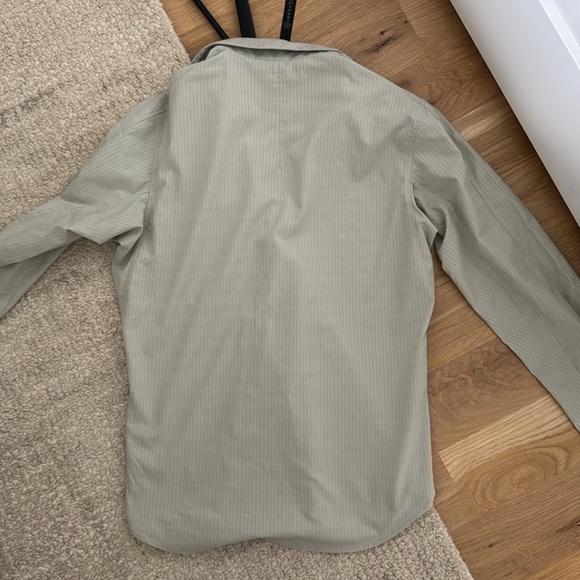 Lulu Lemon men’s Live In Practice Down To The Wire button up shirt - Picture 9 of 10